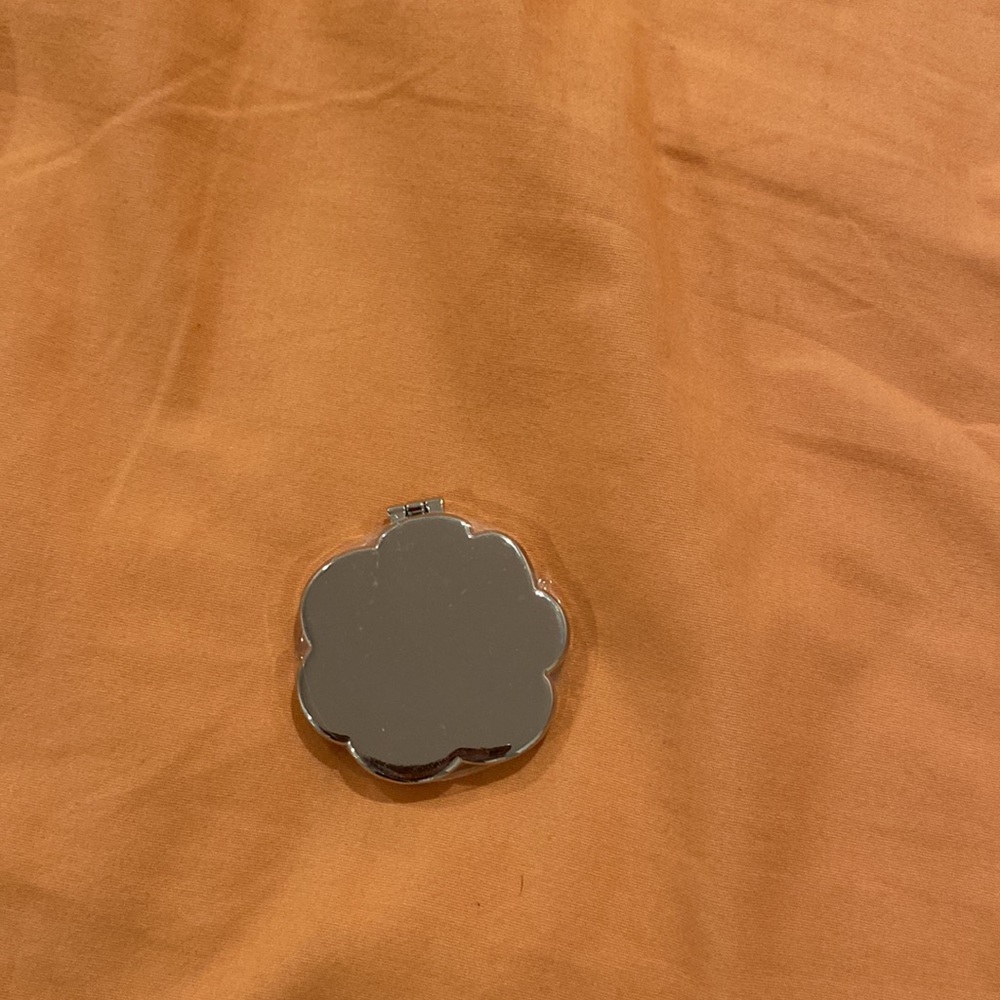 NWOT Nordstrom compact mirror - Picture 3 of 5